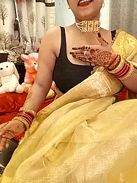 Snapshot of Divya_girl chatting on 10/12/25, 03:24 Divya girl online show from 10/12/25, 03:24