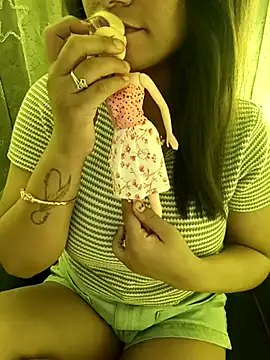 Snapshot of Divya_girl chatting on 03/11/25, 01:12 Divya girl online show from 03/11/25, 01:12