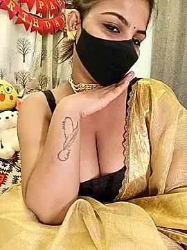 Snapshot of Divya_girl chatting on 10/10/25, 09:21 Divya girl online show from 10/10/25, 09:21