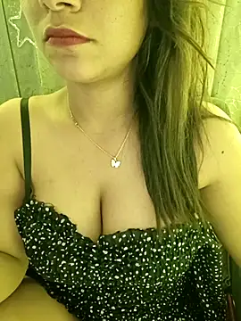 Snapshot of Divya_girl chatting on 03/12/25, 07:13 Divya girl online show from 03/12/25, 07:13