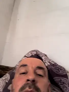 Snapshot of mitulik84 chatting on 12/17/25, 09:03 mitulik84 online show from 12/17/25, 09:03