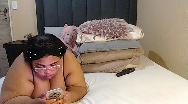 Snapshot of XXSEXYBBW94 chatting on 02/16/25, 05:15 XXSEXYBBW94 online show from 02/16/25, 05:15