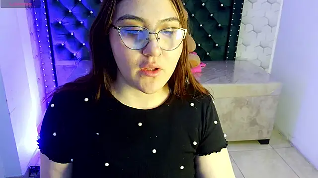 Snapshot of conniejames_m chatting on 06/27/26, 10:54 conniejames m online show from 06/27/26, 10:54