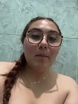 Snapshot of conniejames_m chatting on 03/12/25, 04:19 conniejames m online show from 03/12/25, 04:19