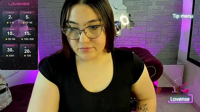 conniejames m online show from 11/28/25, 01:44