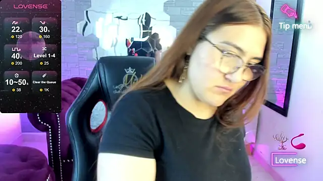 conniejames m online show from 12/18/25, 12:31