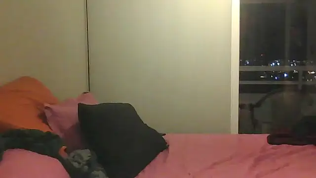 Snapshot of atenealovve_77 chatting on 10/31/25, 02:41 atenealovve 77 online show from 10/31/25, 02:41