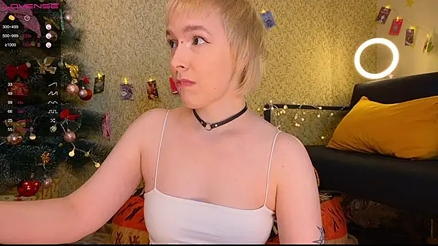 Snapshot of EmmyAmbros chatting on 01/26/25, 04:30 EmmyAmbros online show from 01/26/25, 04:30