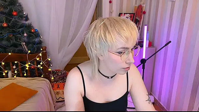 Snapshot of EmmyAmbros chatting on 01/07/26, 09:20 EmmyAmbros online show from 01/07/26, 09:20