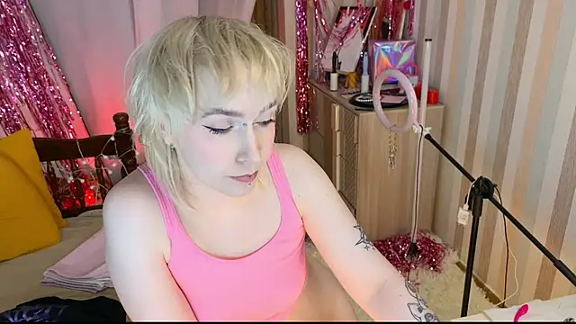 EmmyAmbros online show from 02/05/26, 06:04