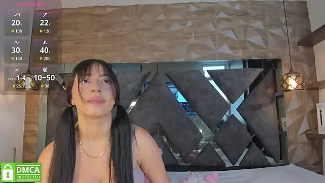 Venus velez  online show from 03/15/26, 12:34