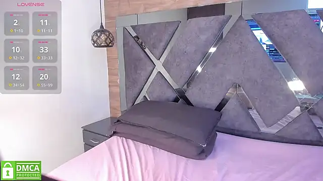 Venus velez  online show from 04/06/26, 12:28