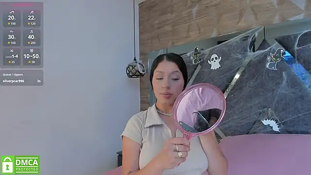 Venus velez  online show from 10/26/25, 01:33