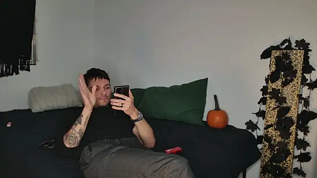 Snapshot of JackDesFeux chatting on 10/14/25, 07:42 JackDesFeux online show from 10/14/25, 07:42
