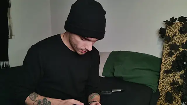 Snapshot of JackDesFeux chatting on 12/21/25, 10:21 JackDesFeux online show from 12/21/25, 10:21