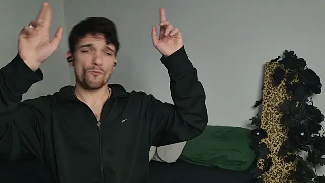 Snapshot of JackDesFeux chatting on 11/23/25, 11:48 JackDesFeux online show from 11/23/25, 11:48