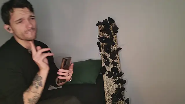 Snapshot of JackDesFeux chatting on 11/11/25, 10:43 JackDesFeux online show from 11/11/25, 10:43