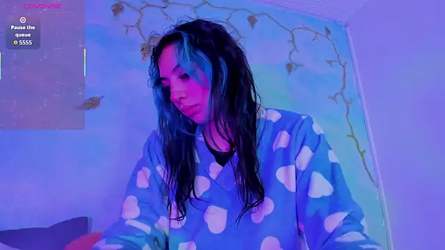 SaturnooStonee online show from 11/06/25, 08:29