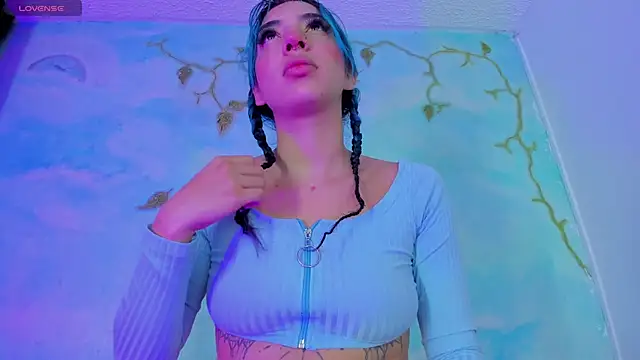 SaturnooStonee online show from 10/31/25, 06:54