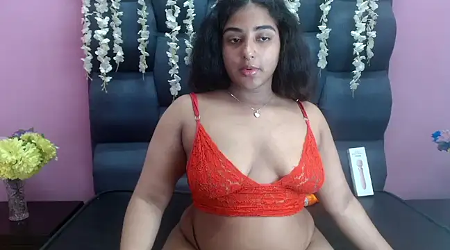 Snapshot of Sofia_Hernandez_ chatting on 02/22/25, 06:06 Sofia Hernandez online show from 02/22/25, 06:06