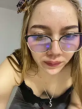 melody-dy online show from 01/04/25, 10:55