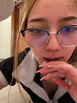 melody-dy online show from 12/29/24, 02:27