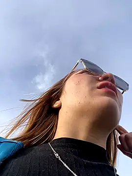 melody-dy online show from 10/29/25, 09:47