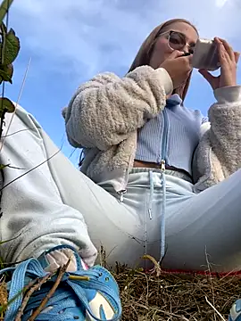 melody-dy online show from 10/08/25, 10:10