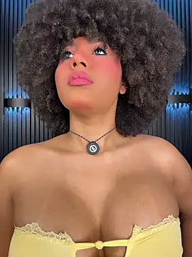 Snapshot of kendall_coxx chatting on 07/16/26, 03:25 kendall coxx online show from 07/16/26, 03:25