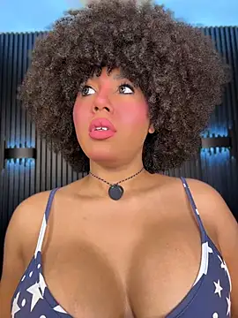 Snapshot of kendall_coxx chatting on 06/19/26, 07:36 kendall coxx online show from 06/19/26, 07:36