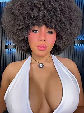 Snapshot of kendall_coxx chatting on 07/11/26, 01:39 kendall coxx online show from 07/11/26, 01:39