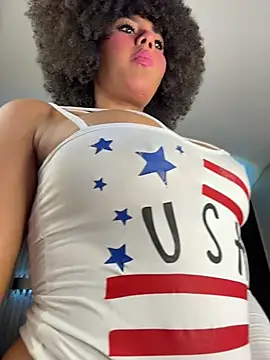 Snapshot of kendall_coxx chatting on 07/04/26, 02:32 kendall coxx online show from 07/04/26, 02:32