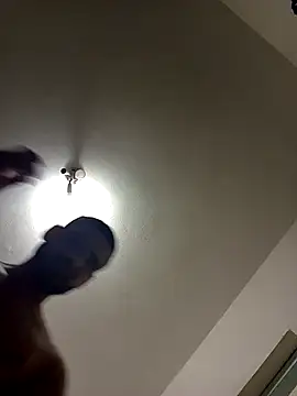 luismanuel 1998 online show from 11/28/25, 03:28