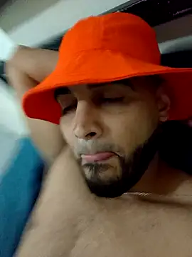 luismanuel 1998 online show from 11/30/25, 02:45