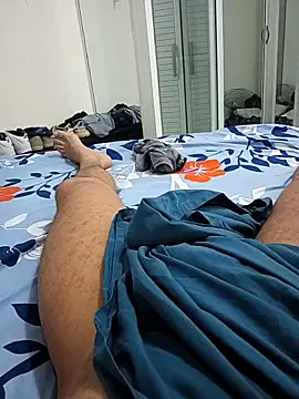 luismanuel 1998 online show from 10/29/25, 04:22