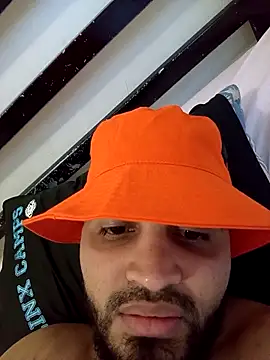 luismanuel 1998 online show from 11/10/25, 09:09