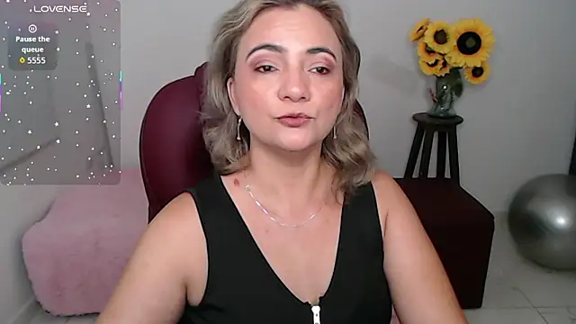 Snapshot of ana_milf chatting on 02/09/26, 01:53 ana milf online show from 02/09/26, 01:53