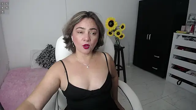 ana milf online show from 02/18/25, 11:33