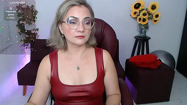 ana milf online show from 04/30/26, 01:40