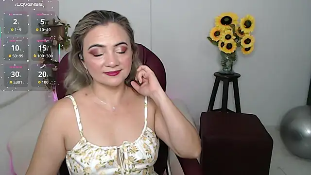 Snapshot of ana_milf chatting on 03/09/26, 01:25 ana milf online show from 03/09/26, 01:25