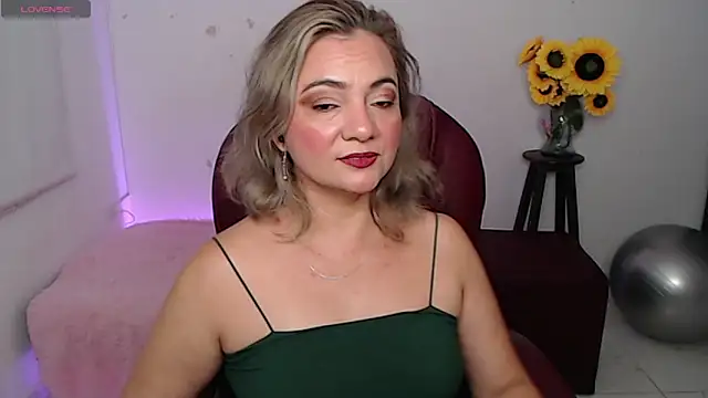 Snapshot of ana_milf chatting on 02/08/26, 01:53 ana milf online show from 02/08/26, 01:53