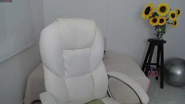ana milf online show from 09/12/25, 12:16