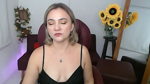ana milf online show from 06/11/26, 02:36