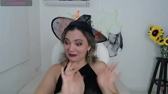 ana milf online show from 11/01/25, 12:43