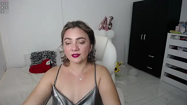 ana milf online show from 02/02/25, 10:06