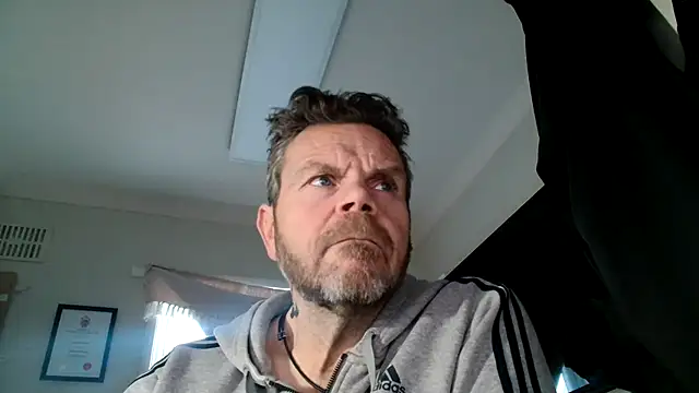 Snapshot of toptugger chatting on 02/14/25, 07:59 toptugger online show from 02/14/25, 07:59