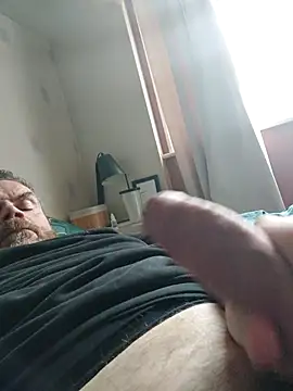 Snapshot of toptugger chatting on 11/12/25, 09:57 toptugger online show from 11/12/25, 09:57