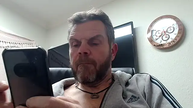 Snapshot of toptugger chatting on 01/24/25, 05:00 toptugger online show from 01/24/25, 05:00