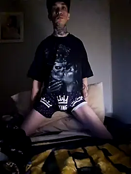 Snapshot of SOCALARTYBBOI chatting on 12/14/24, 11:29 SOCALARTYBBOI online show from 12/14/24, 11:29