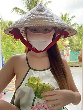 Snapshot of BabyThree_ chatting on 10/20/25, 08:26 BabyThree online show from 10/20/25, 08:26